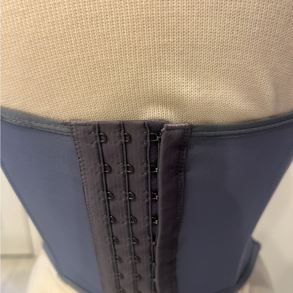 American Eagle Outfitters Corset Top - Picture 8 of 9